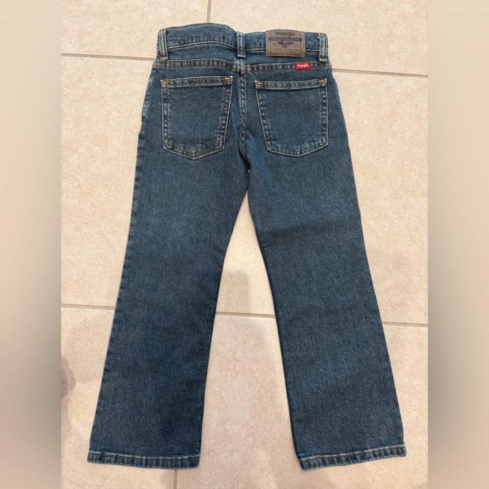 Wrangler Boys Relaxed Fit Blue Jeans 6 regular - Picture 2 of 6